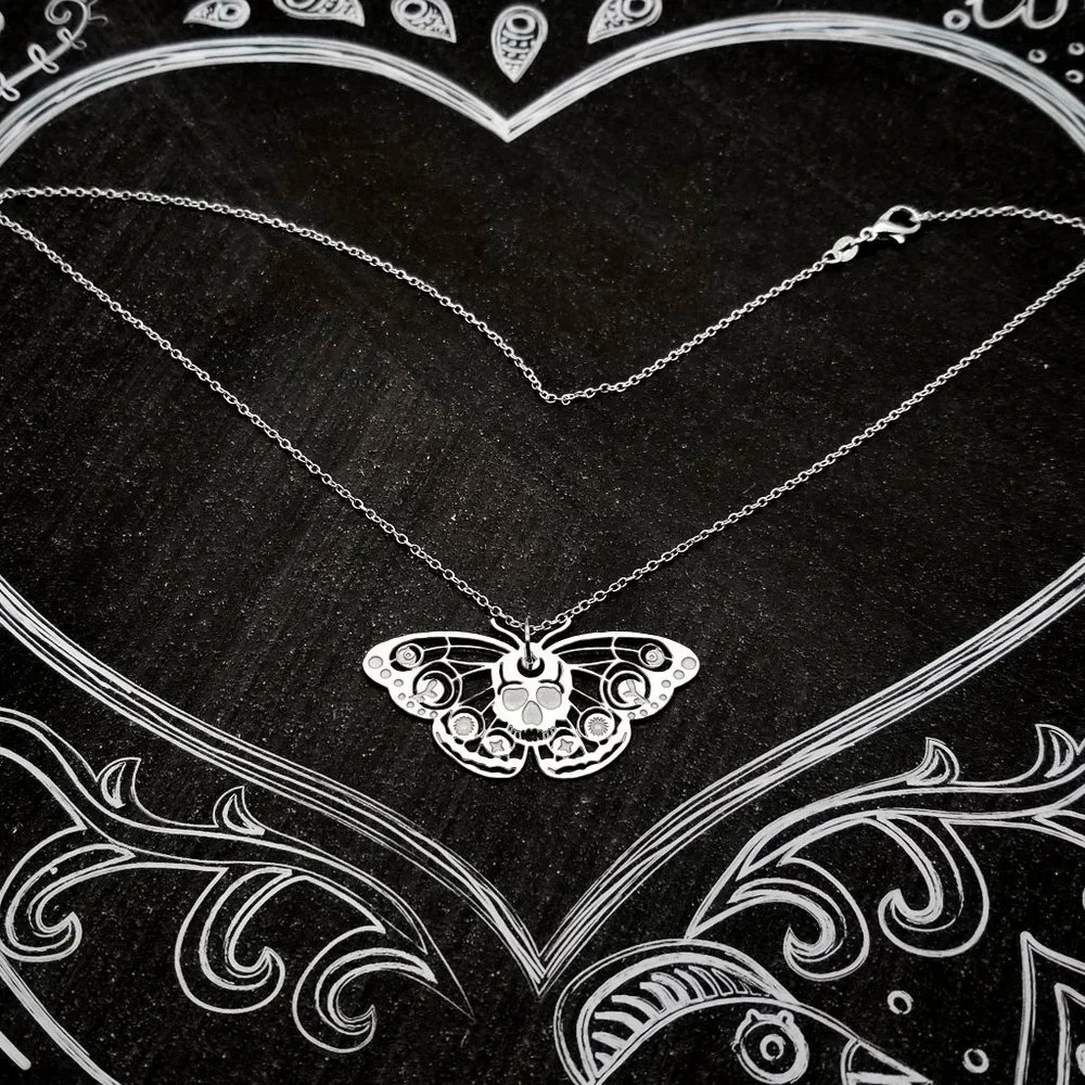 Death's Head Hawkmoth Dead Moth Silver Necklace - Picture 3 of 3